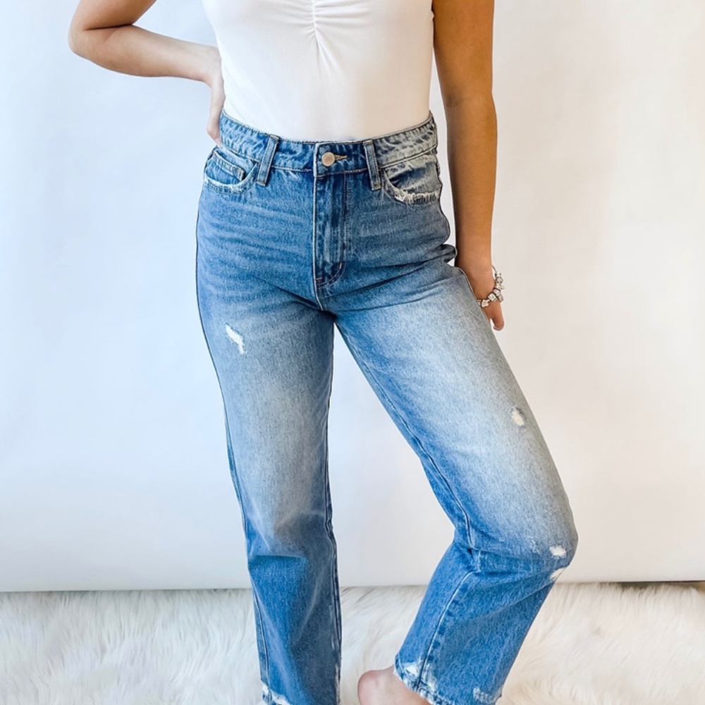 Vervet Straight Leg Distressed Jeans
